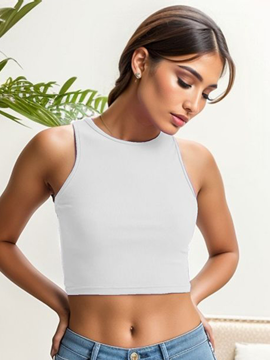 

StyleCast x Revolte Solid Tank Fitted Crop Top, White