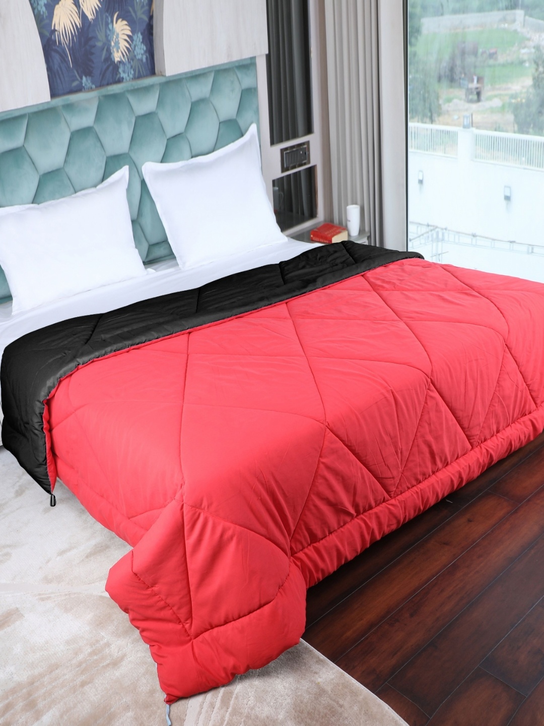 

AJISH Red & Black Geometric 210 GSM AC Room Reversible Double Bed Comforter