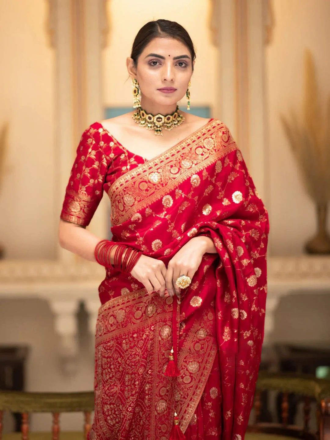 

VILLAGIUS Woven Design Zari Pure Silk Kanjeevaram Saree, Red