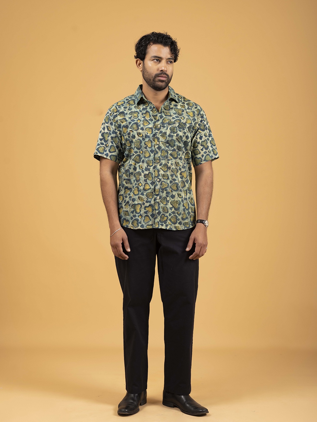 

SPARSA Men Standard Opaque Printed Casual Shirt, Green