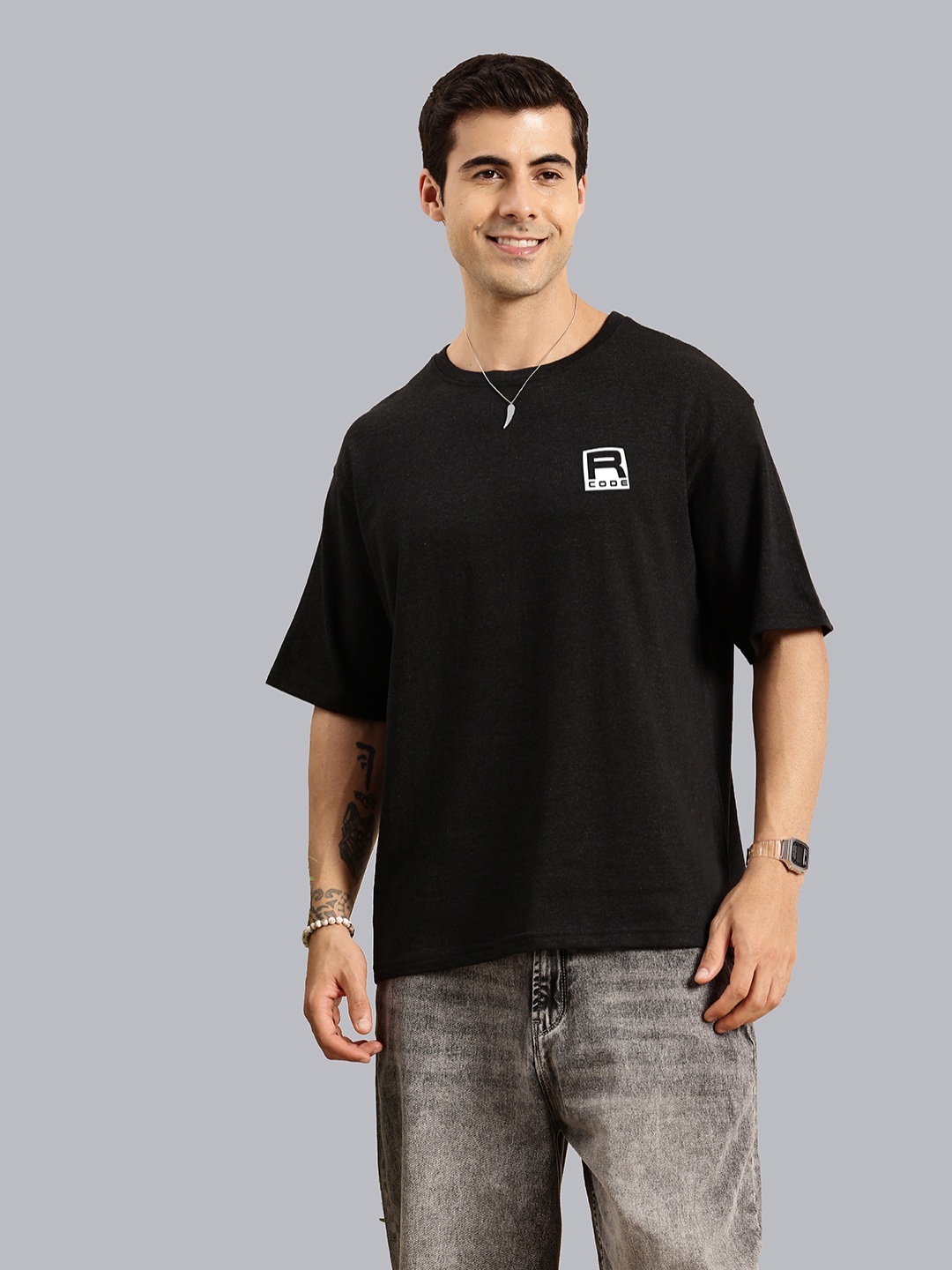 

R.Code by The Roadster Life Co. Men Applique T-shirt, Charcoal