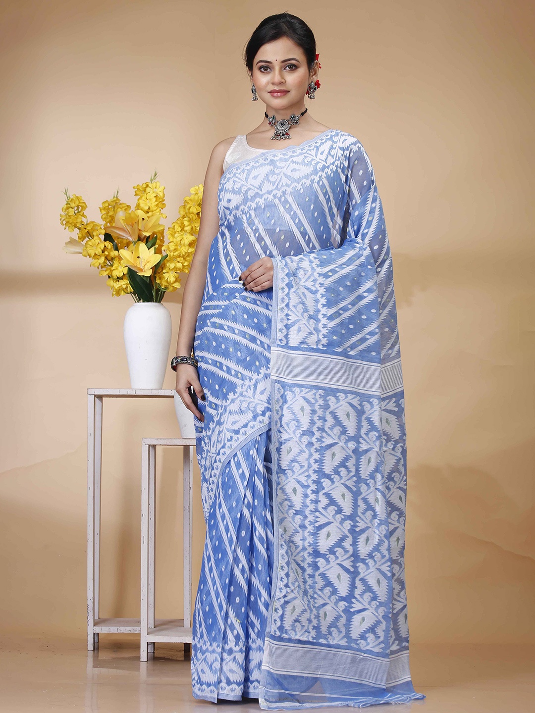 

SRILOK Woven Design Pure Cotton Jamdani Saree, Blue