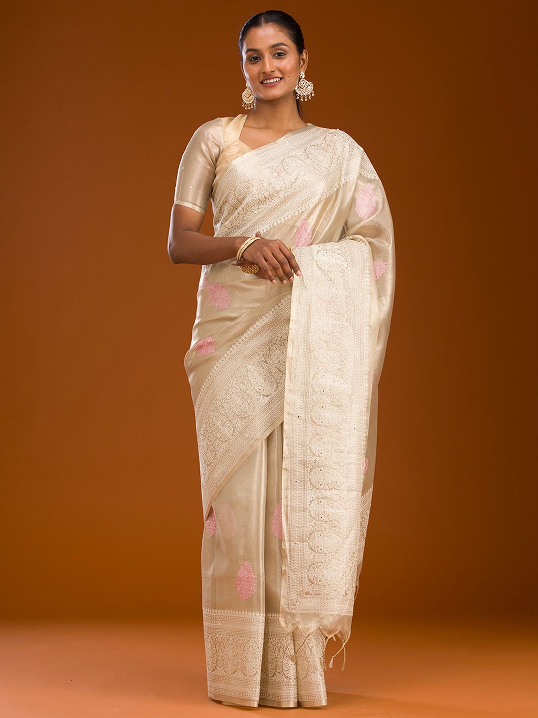 

Koskii Baby Pink Thread work Tissue Saree, Beige