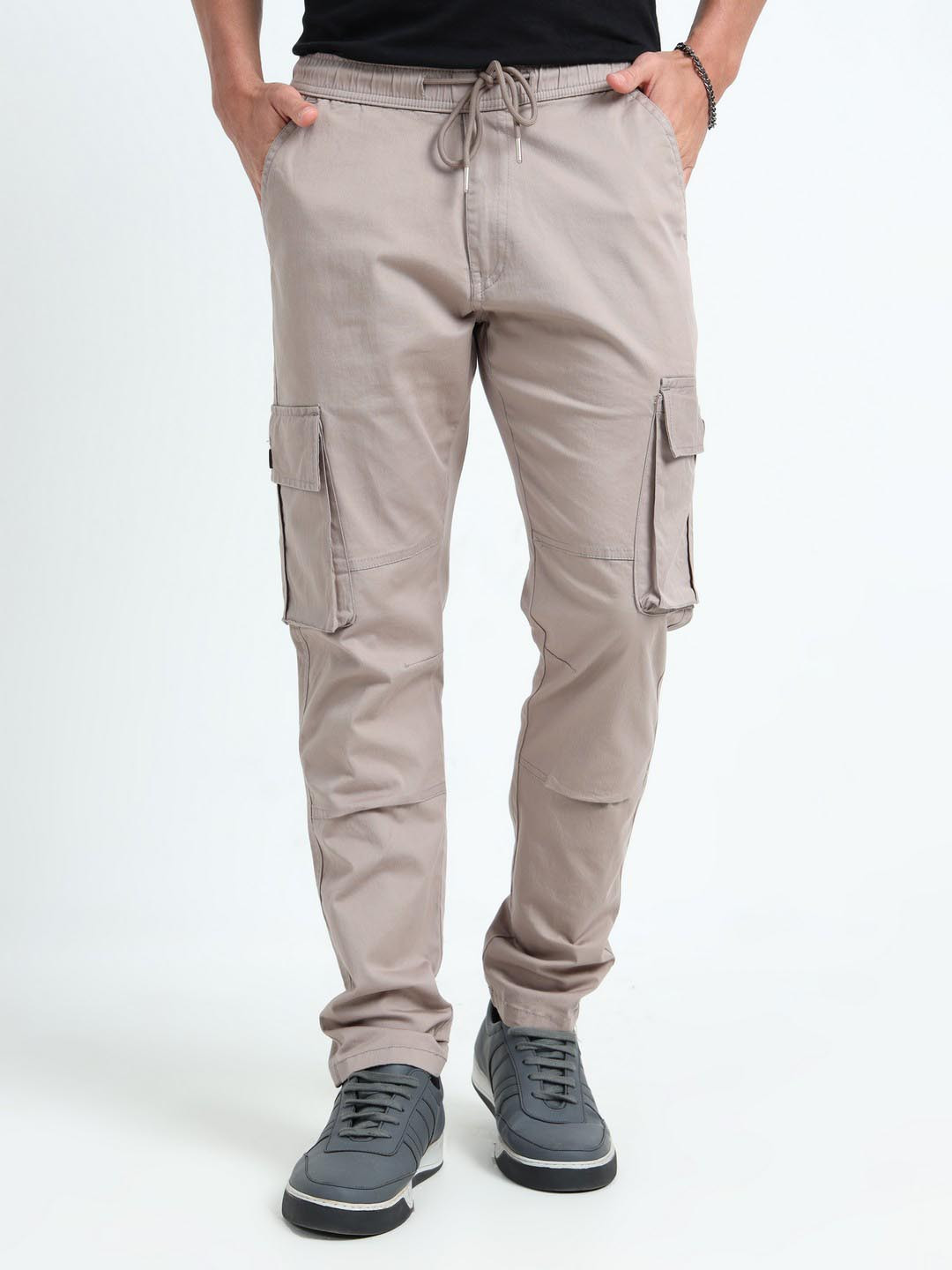 

NEVER NEUD Men Relaxed Fit Mid-Rise Cargos Trousers, Brown