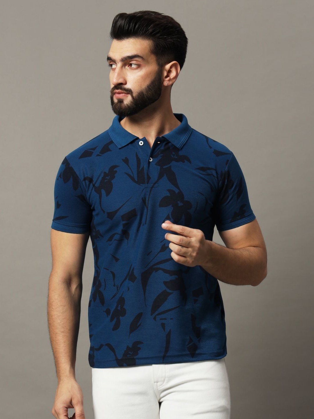 

HUSHBUCKS Men Printed Polo Collar Tropical Pockets T-shirt, Navy blue