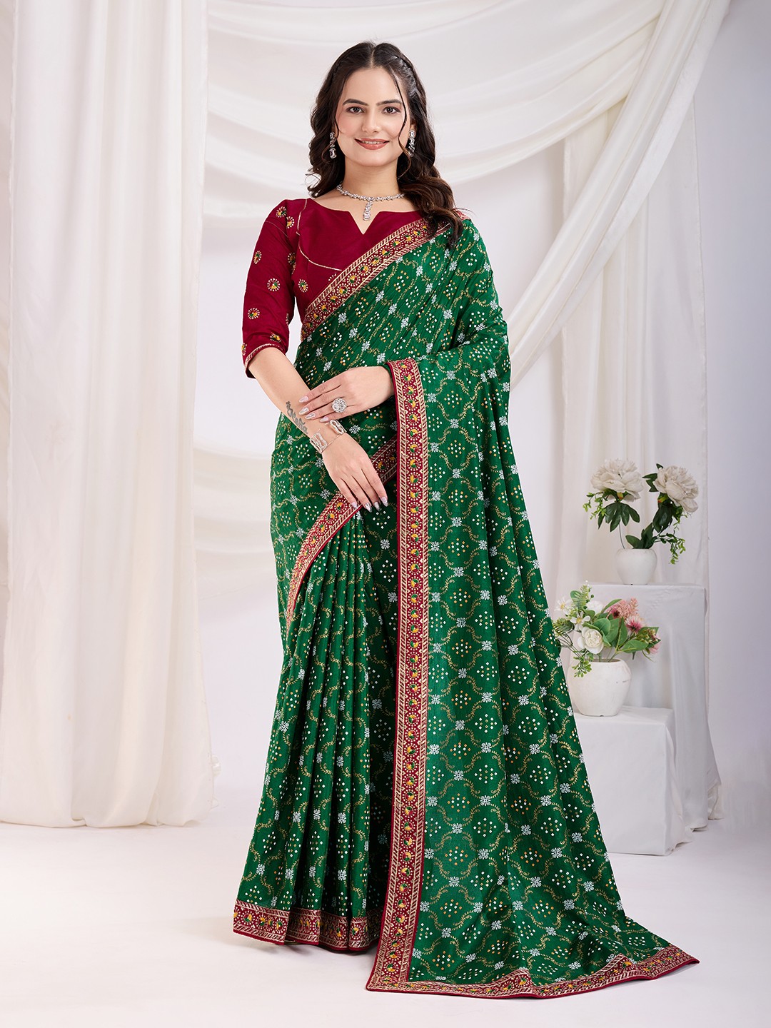 

HERE&NOW Floral Printed Embroidered Saree, Green