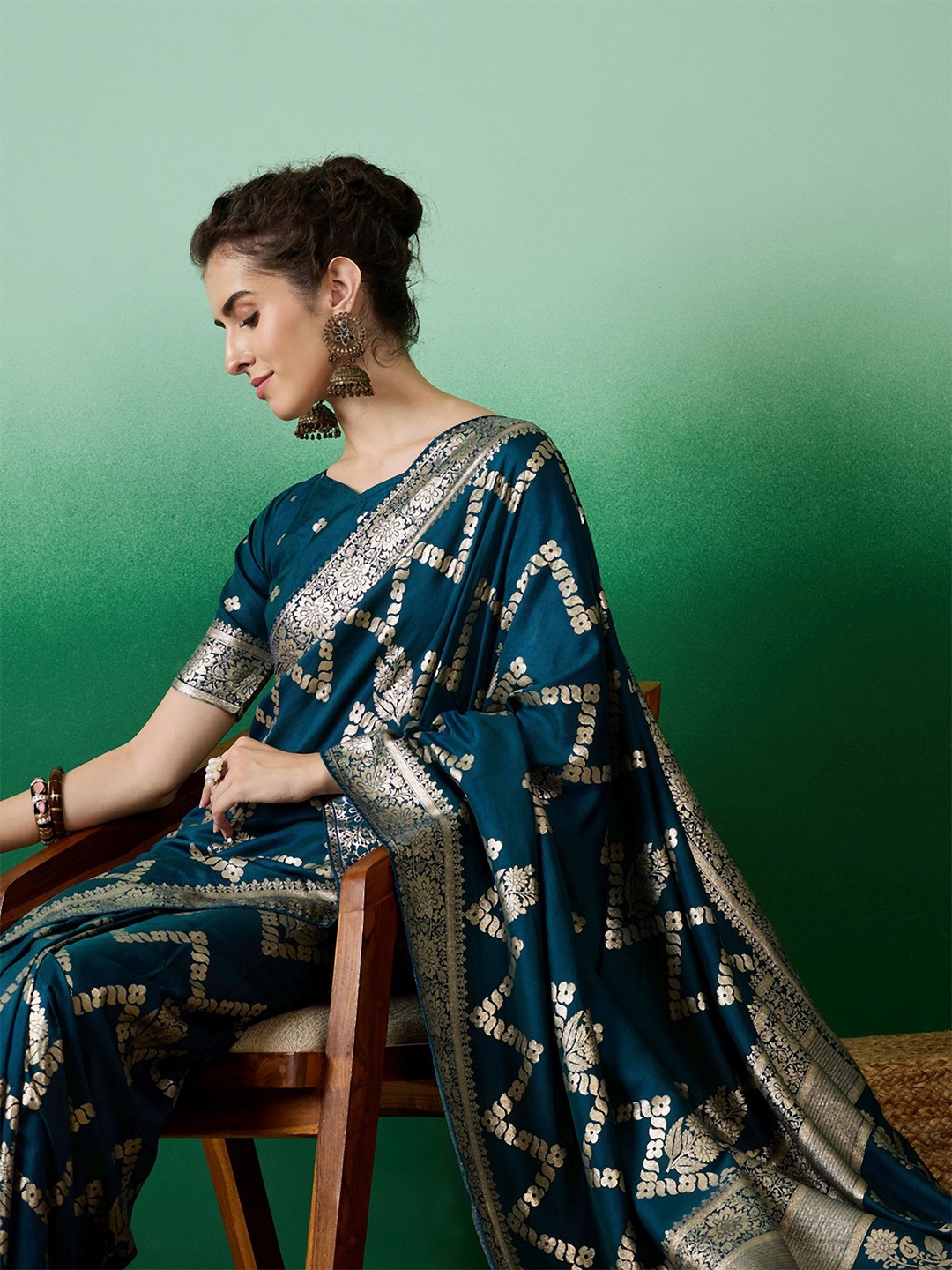 

DEVATITHI Teal Staple Jacquard Dola Saree