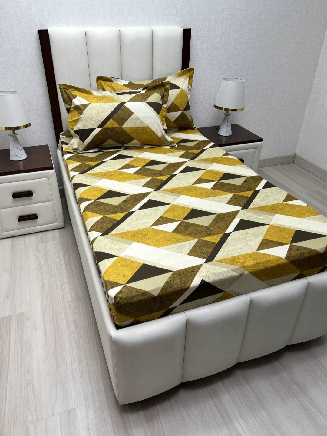 

Pure Decor Lounge Fur Brown Printed Pure Cotton 300 TC Single Bedsheet Set 1.73 m x 2.36 m
