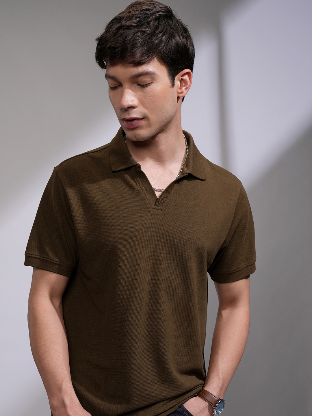 

HIGHLANDER Men Solid Polo Collar Cotton T-shirt, Brown