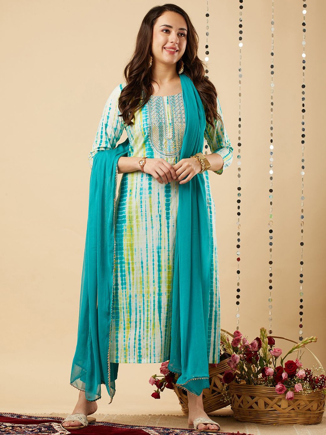 

DIVASTRI Abstract Printed Sequinned Straight Kurta With Trousers And Dupatta, Blue