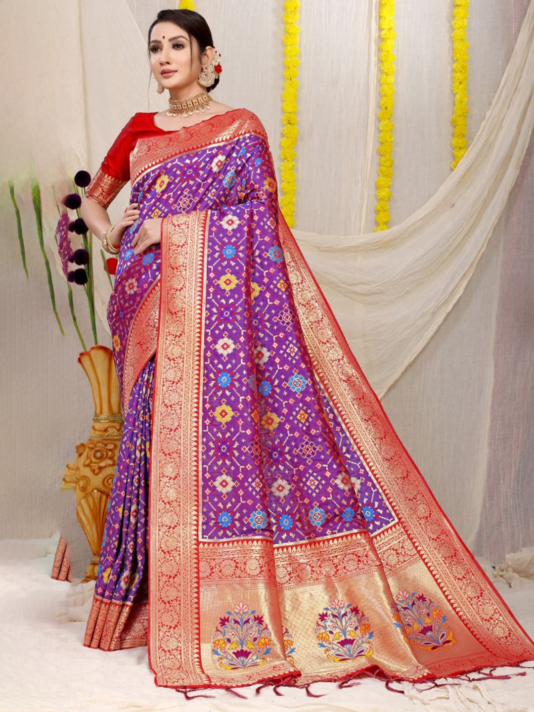 

amirat Woven Design Printed Zari Pure Silk Banarasi Saree, Purple