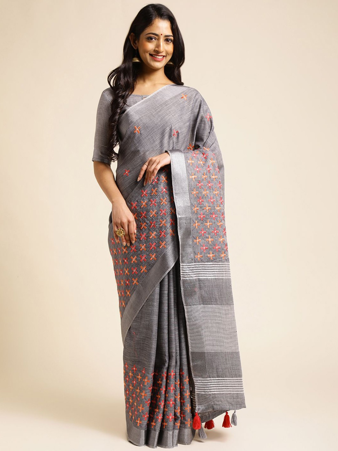 

Blissta Floral Embroidered Linen Blend Handloom Saree, Grey