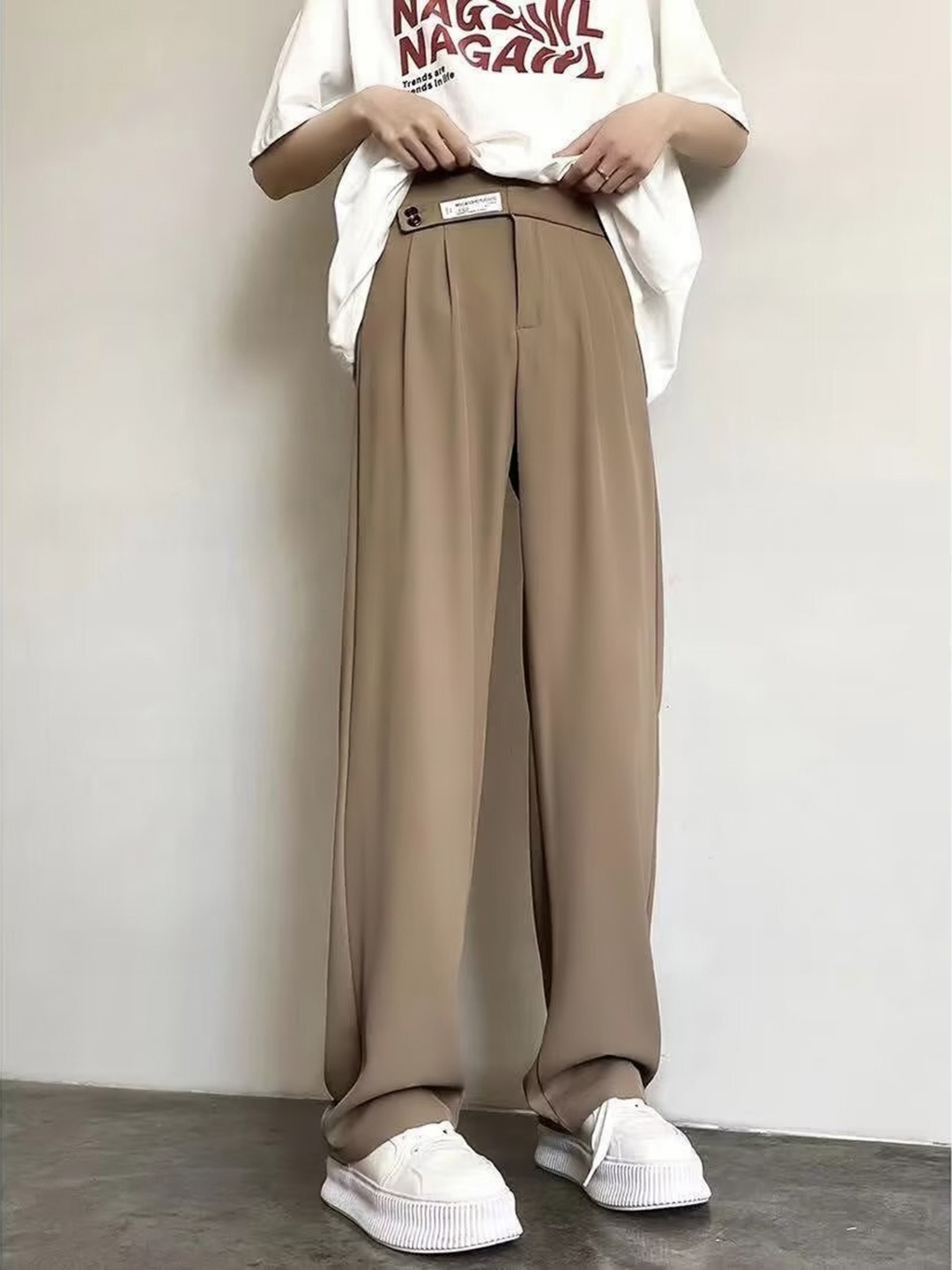 

HERE&NOW Men Relaxed Straight Leg Fit High-Rise Cotton Trousers, Beige