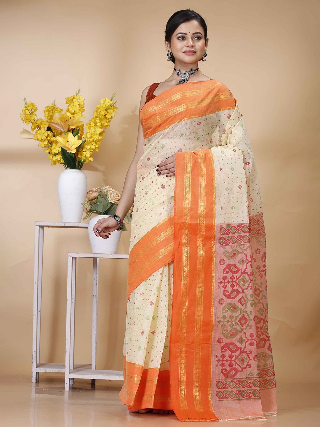 

SRILOK Floral Zari Pure Cotton Taant Saree, Orange