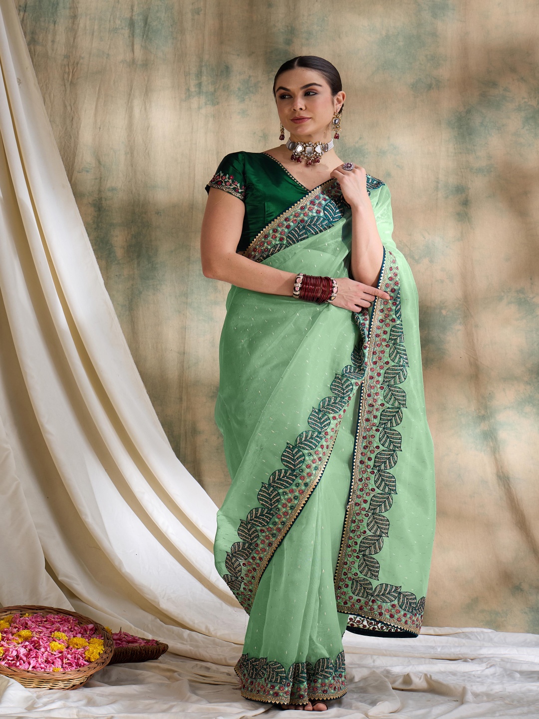 

DEVATITHI Embroidered Sea Green Heavy Organza Jacquard Saree