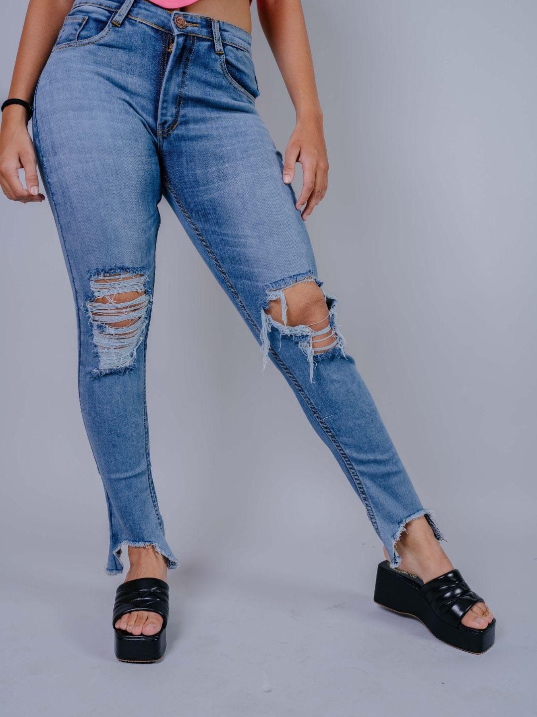 

Wasomii Women Jean Skinny Fit Highly Distressed Light Fade Stretchable Jeans, Blue