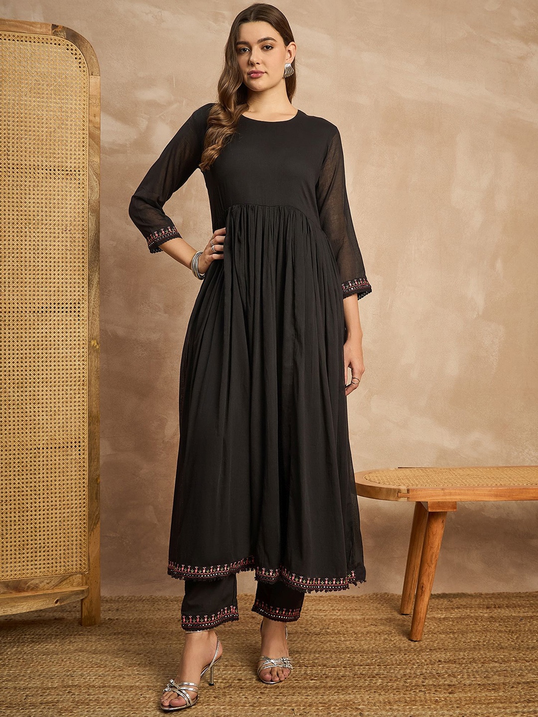 

CHETI Floral Embroidered Pleated Anarkali Kurta With Trousers & Dupatta, Black