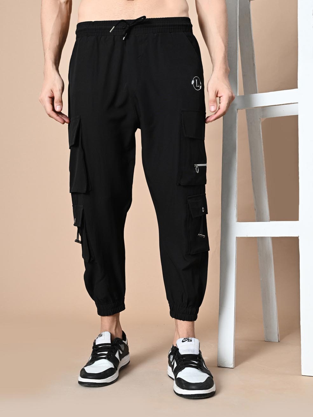 

LINARIA Men Classic Joggers Trousers, Black