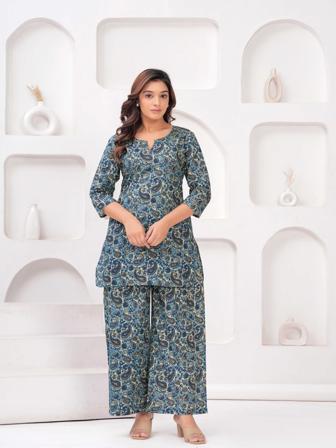 

NNAVDHA Paisley Printed Notch Neck Pure Cotton Tunic With Trousers, Blue