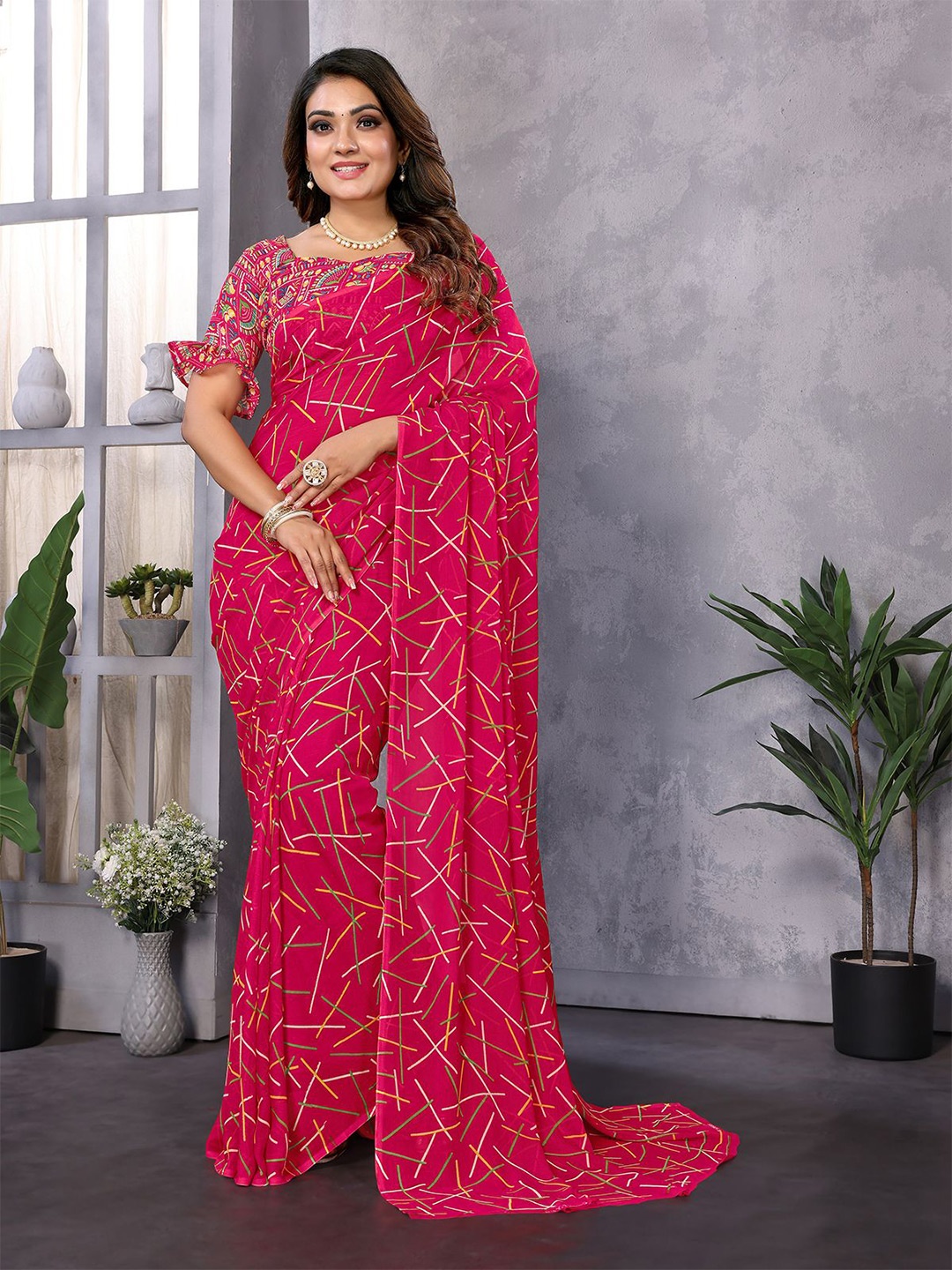 

Moda Rapido Women Geometric Printed Saree With Blouse Piece, Pink