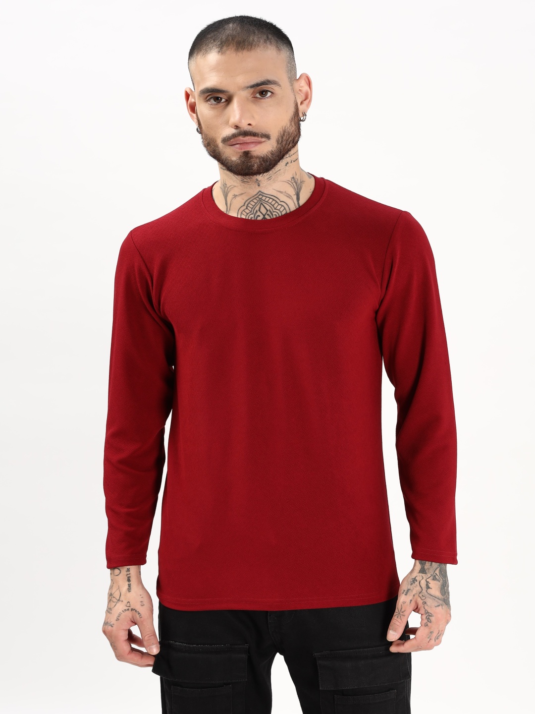 

DIZON Men Solid Round Neck T-shirt, Maroon