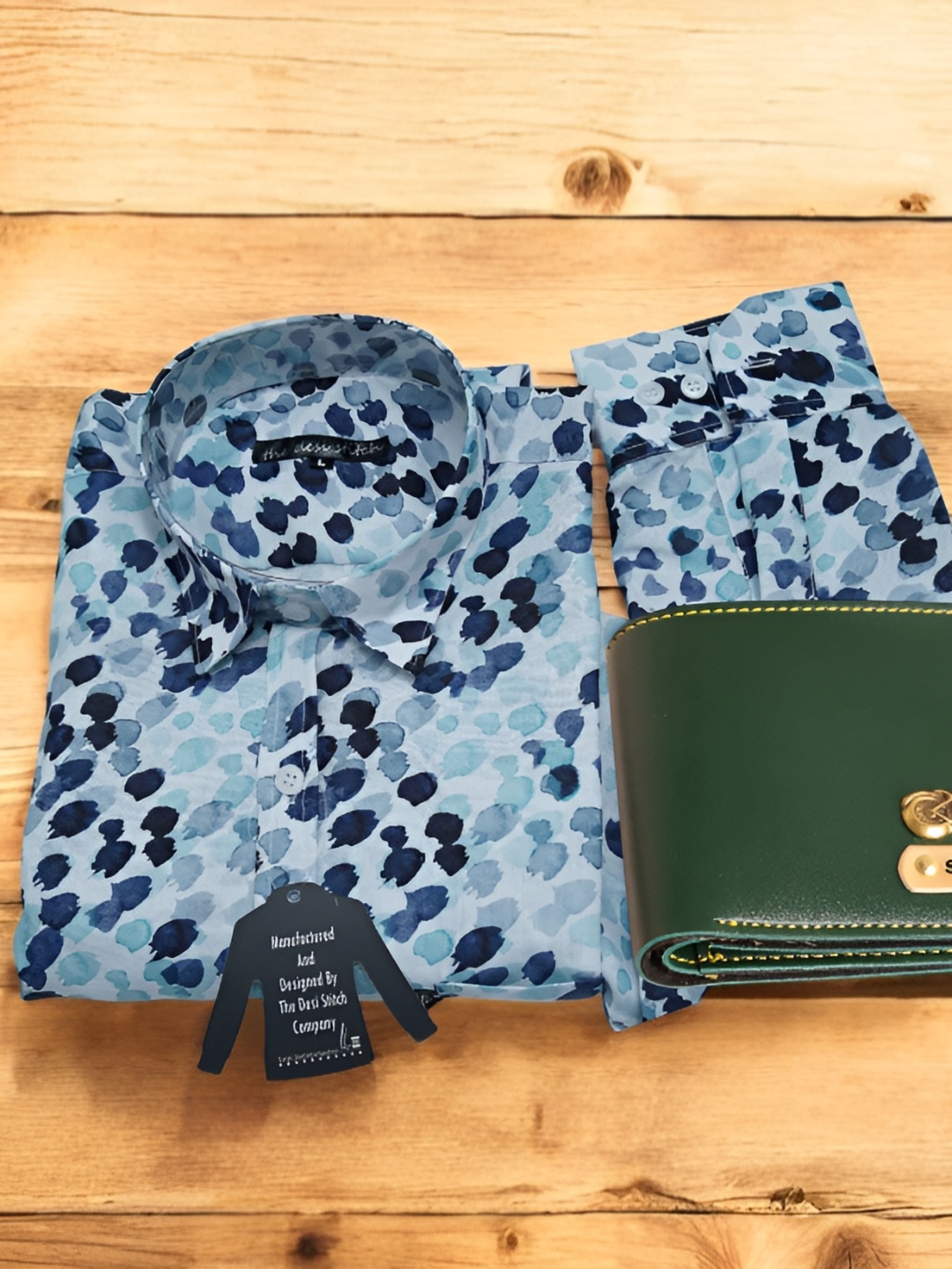 

Anikmart Men Printed Shirt & Leather Wallet, Blue