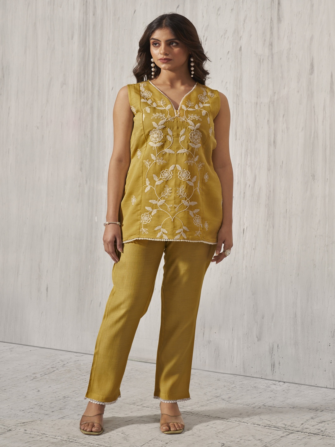 

Anouk Yrllow And White Floral Embroidered V-Neck Top And Trouser, Yellow
