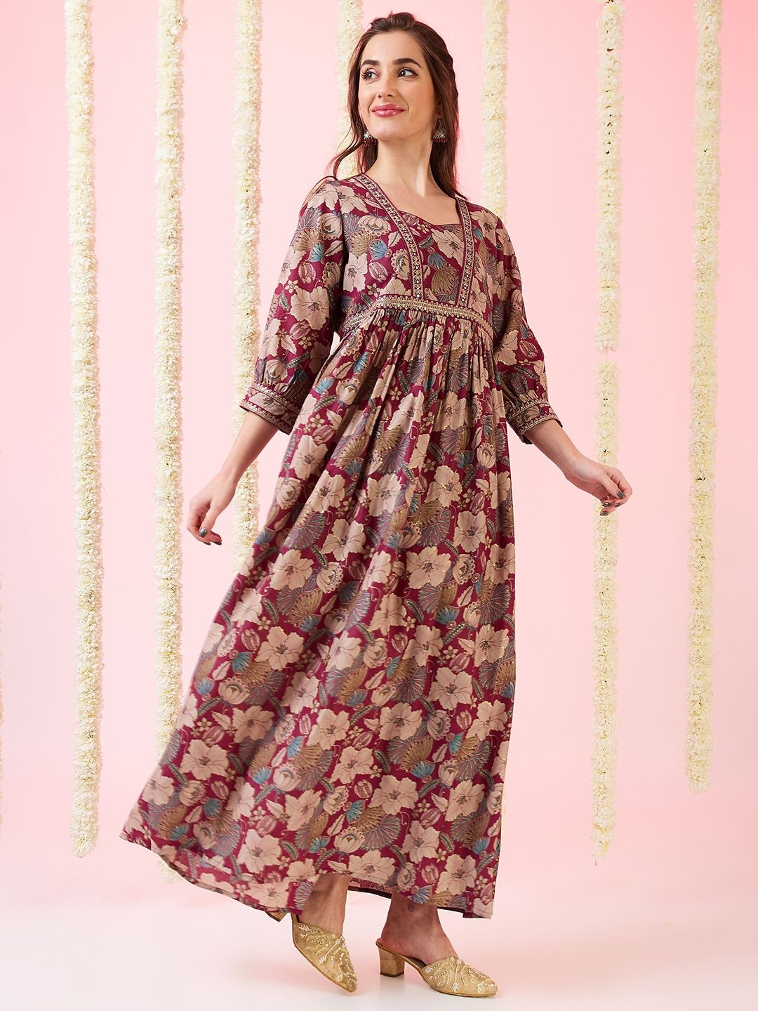 

Globus Sweetheart Neck Embroidered Foil Floral Print Gathered A-Line Fusion Maxi Dress, Maroon