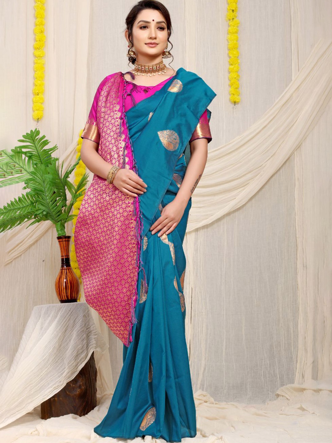 

amirat Woven Design Zari Pure Silk Banarasi Saree, Teal