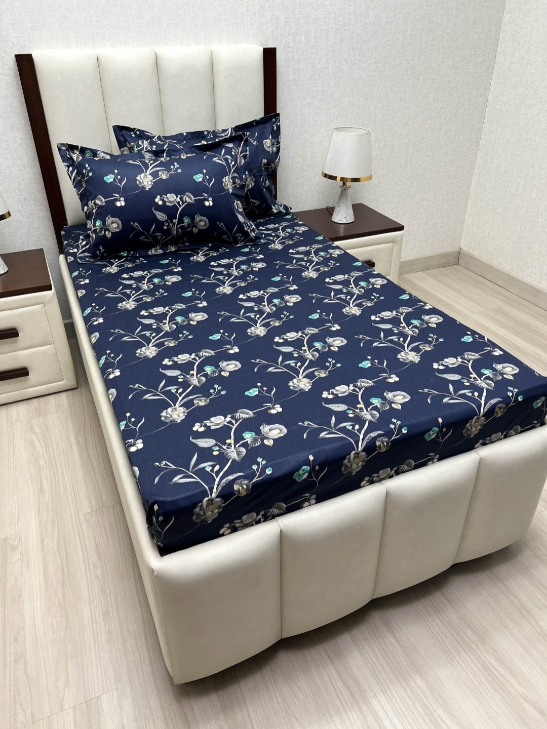 

Pure Decor Lounge Fur Blue Printed 330TC Pure Cotton Single Bedsheet Set 1.73 m x 2.36 m