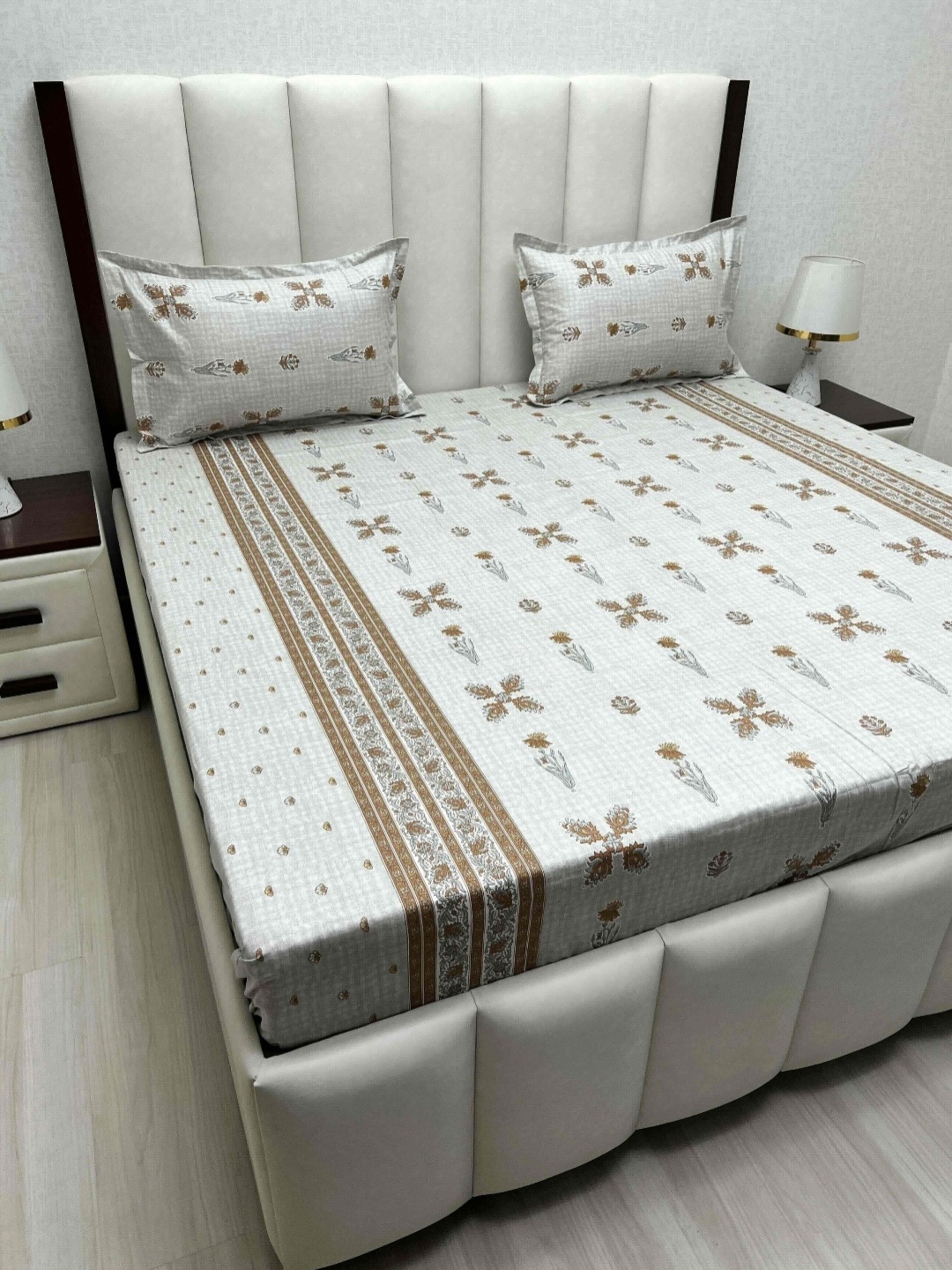 

Pure Decor Royal Passion Grey Printed Cotton 220 TC Queen Bedsheet Set 2.28m x 2.54m