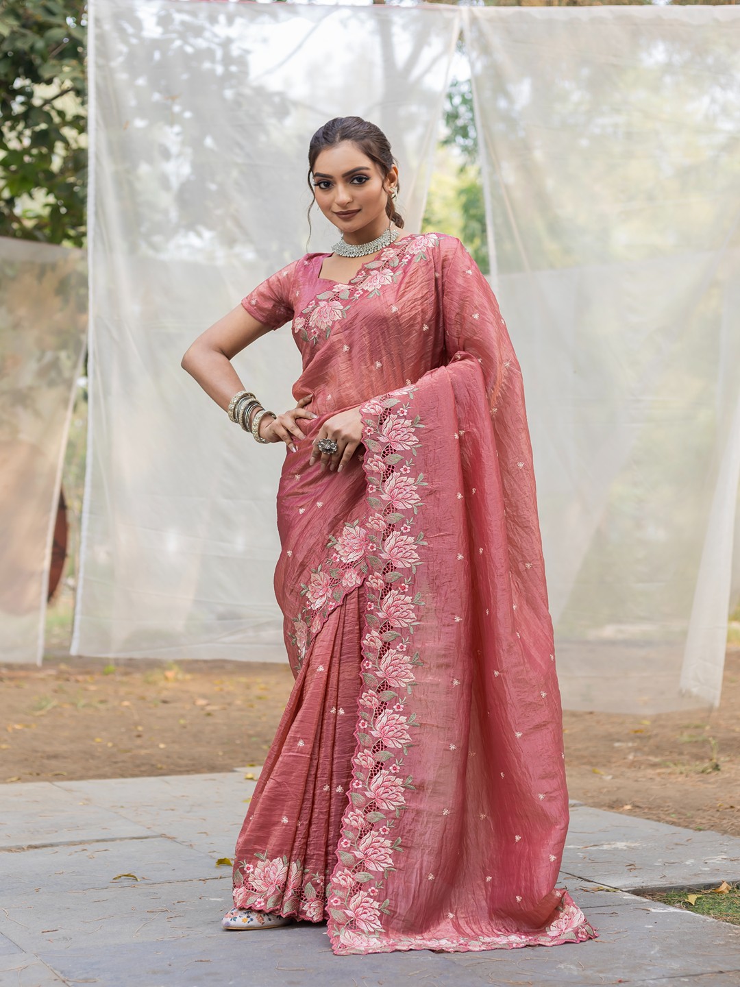

TORONFRAS Ethnic Motifs Embroidered Kanjeevaram Saree, Pink