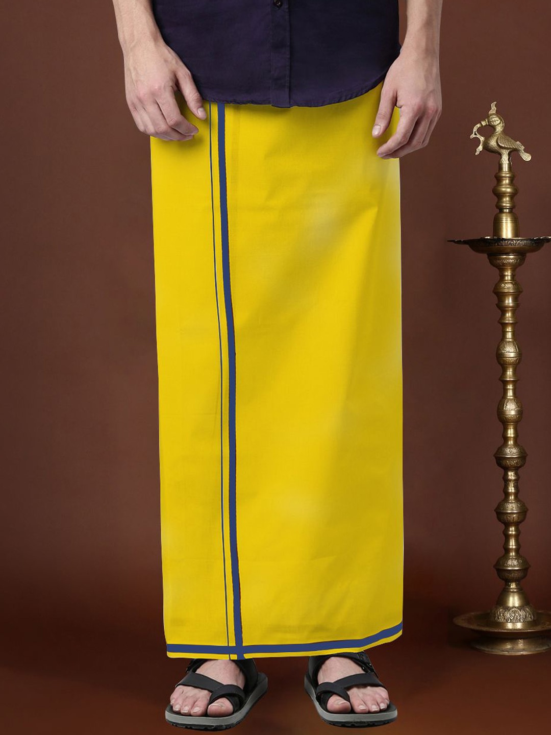 

Devala Weavers Society Men Pure Cotton Single Layer Yellow Dhoti with Coloured Border