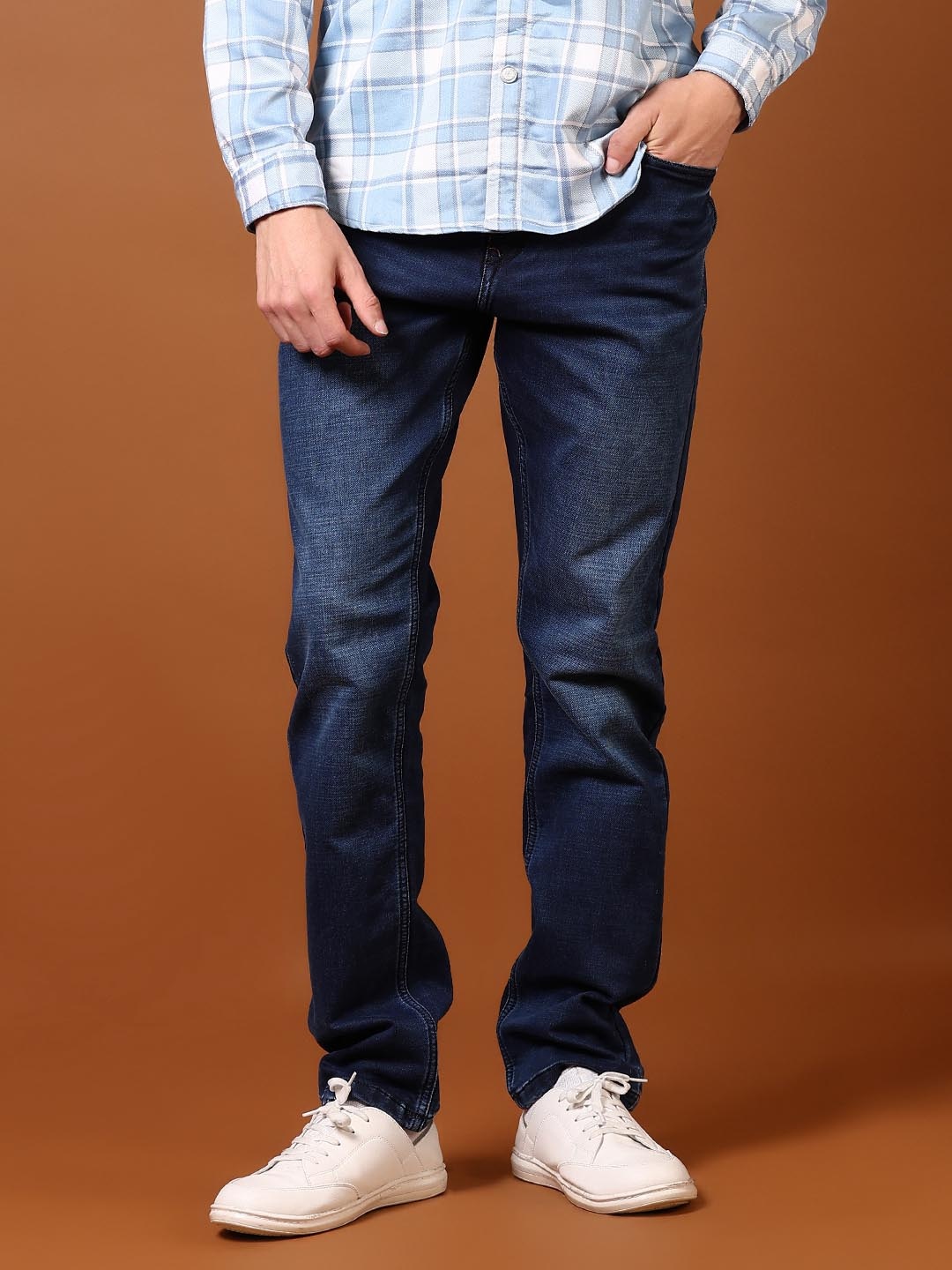 

V-Mart Men Light Fade Mid-Rise Jeans, Blue