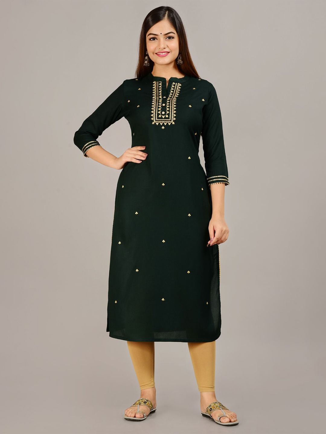 

ANNAYEMA APPARELS Floral Embroidered Mandarin Collar Straight Kurta, Green