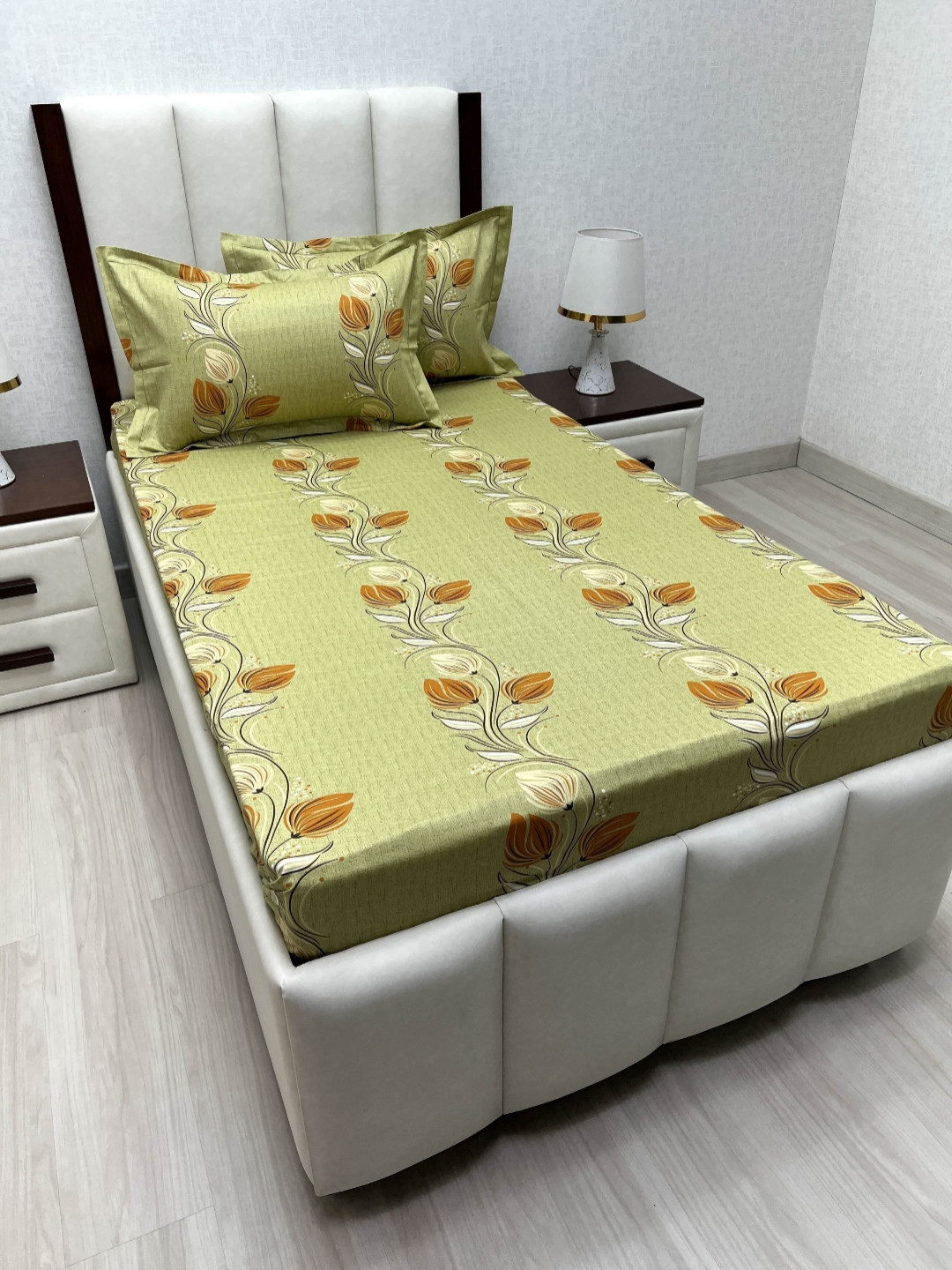 

Pure Decor Green & Beige Floral 250 TC Single Bedsheet Set 1.73 m x 2.36 m