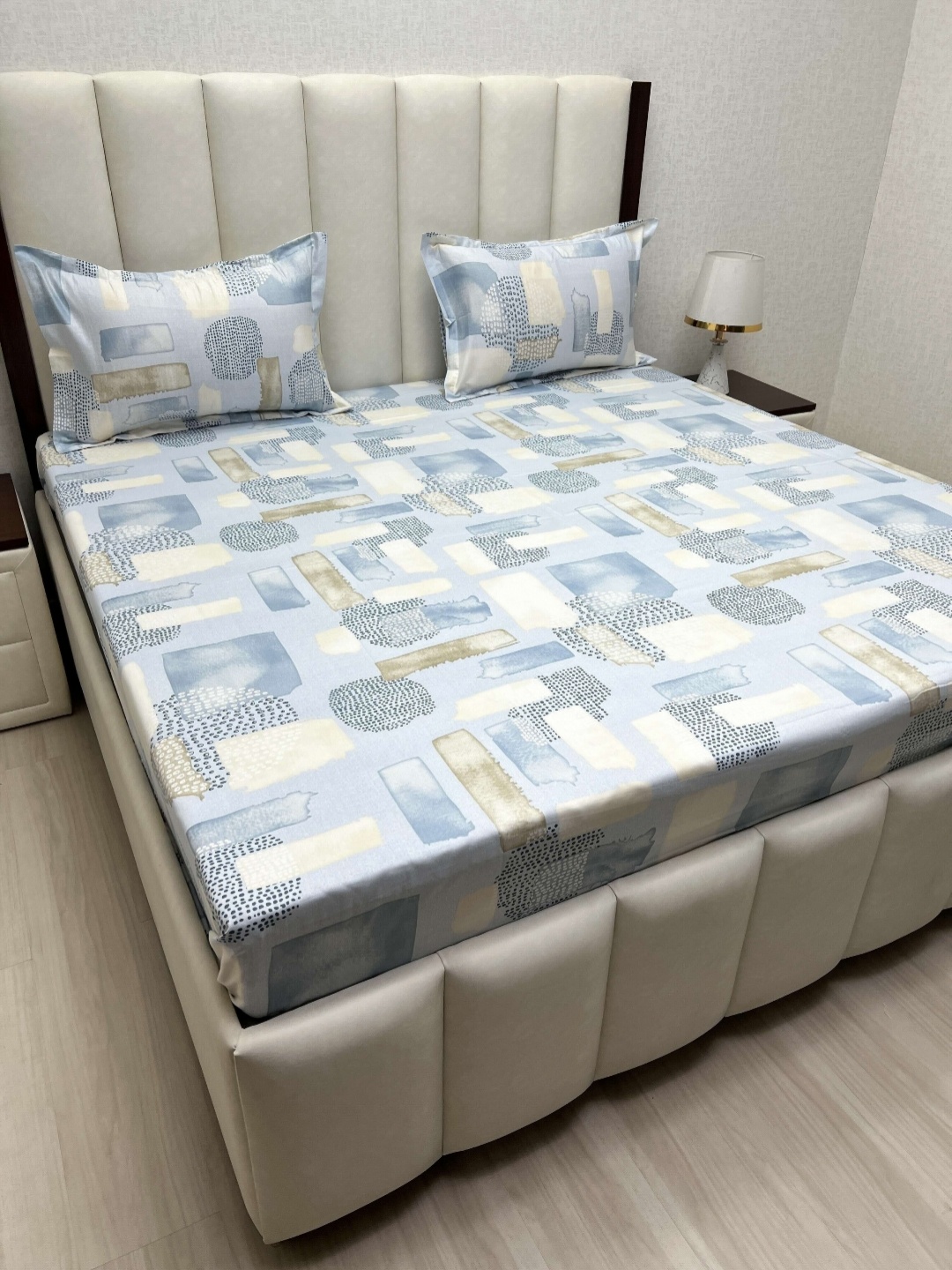 

Pure Decor Royal Passion Blue Printed Cotton 220 TC Queen Bedsheet Set 2.28m x 2.54m