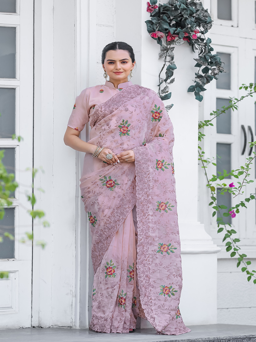 

TORONFRAS Ethnic Motifs Embroidered Kanjeevaram Saree, Pink