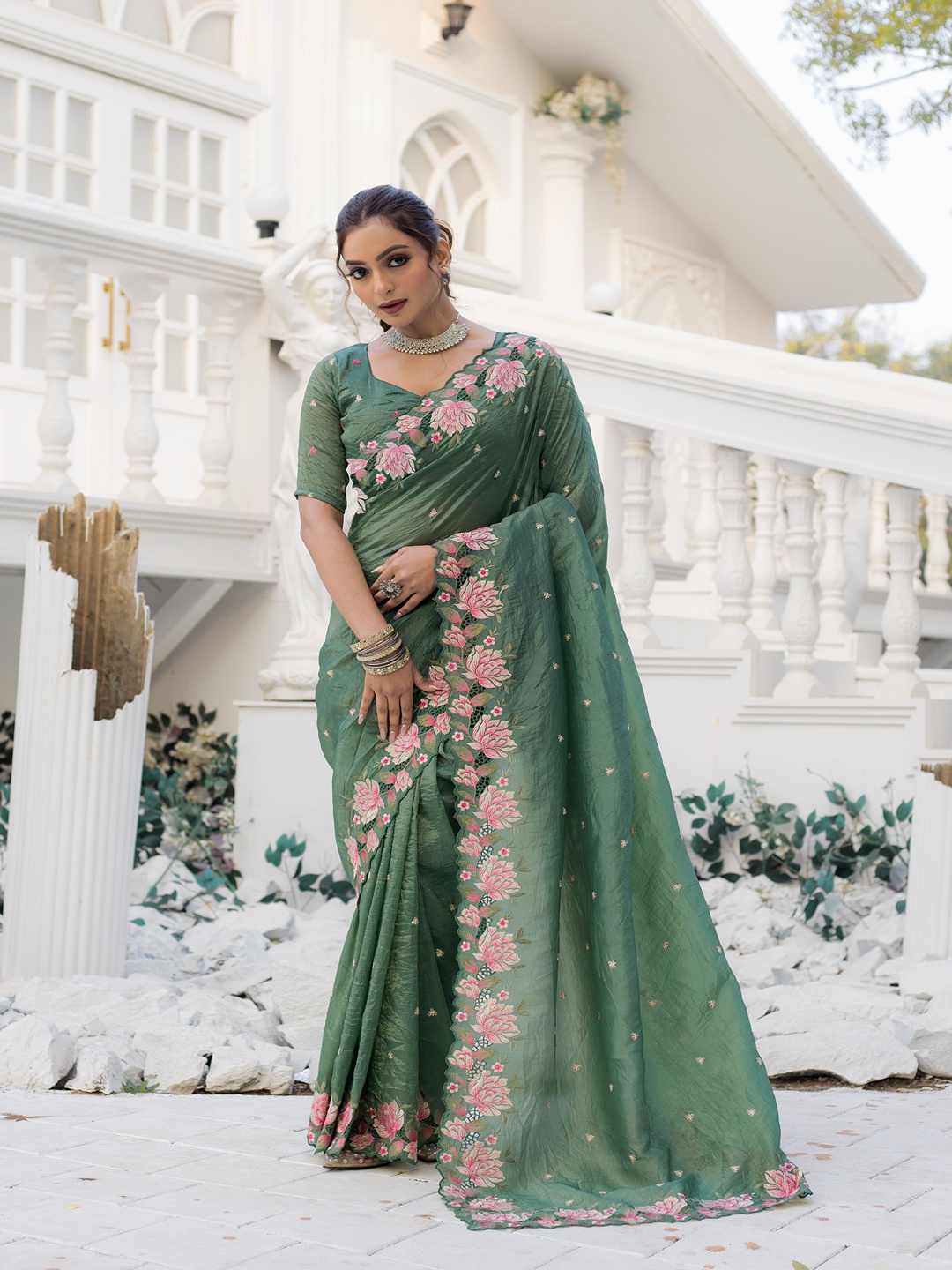 

TORONFRAS Woven Design Embroidered Kanjeevaram Saree, Green