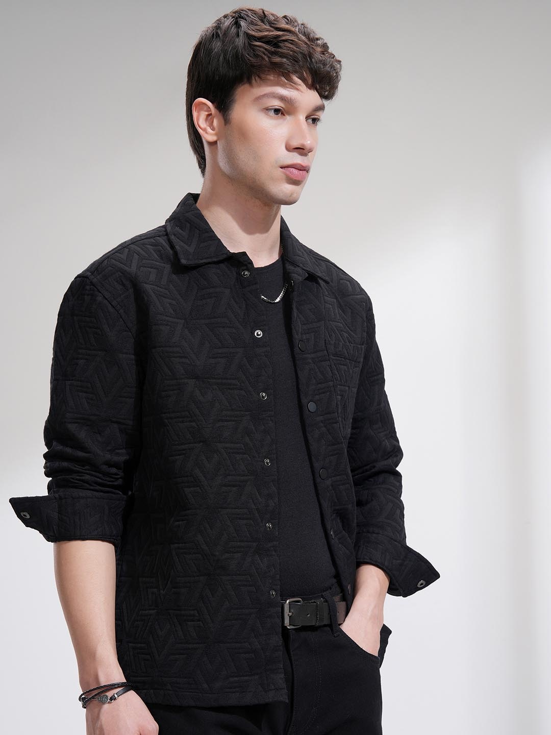 

HIGHLANDER Men Relaxed Fit Spread Collar Textured Casual Shirt, Black