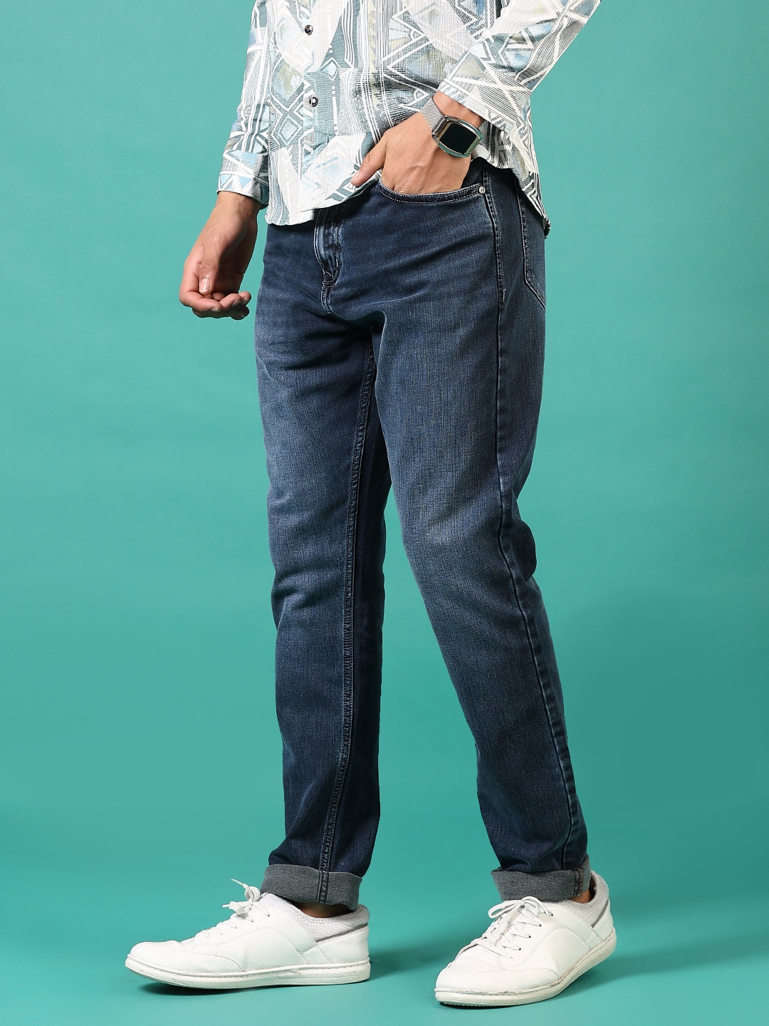

V-Mart Men Regular Fit Mid-Rise Crinkle Light Fade Cotton Jeans, Blue