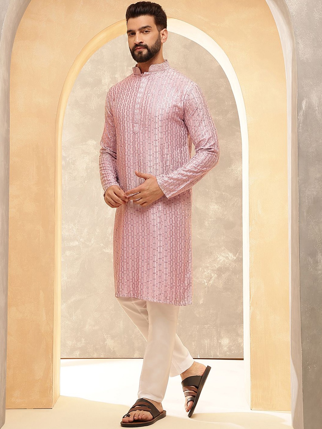 

SOJANYA Men Embroidered Thread Work Kurta, Pink