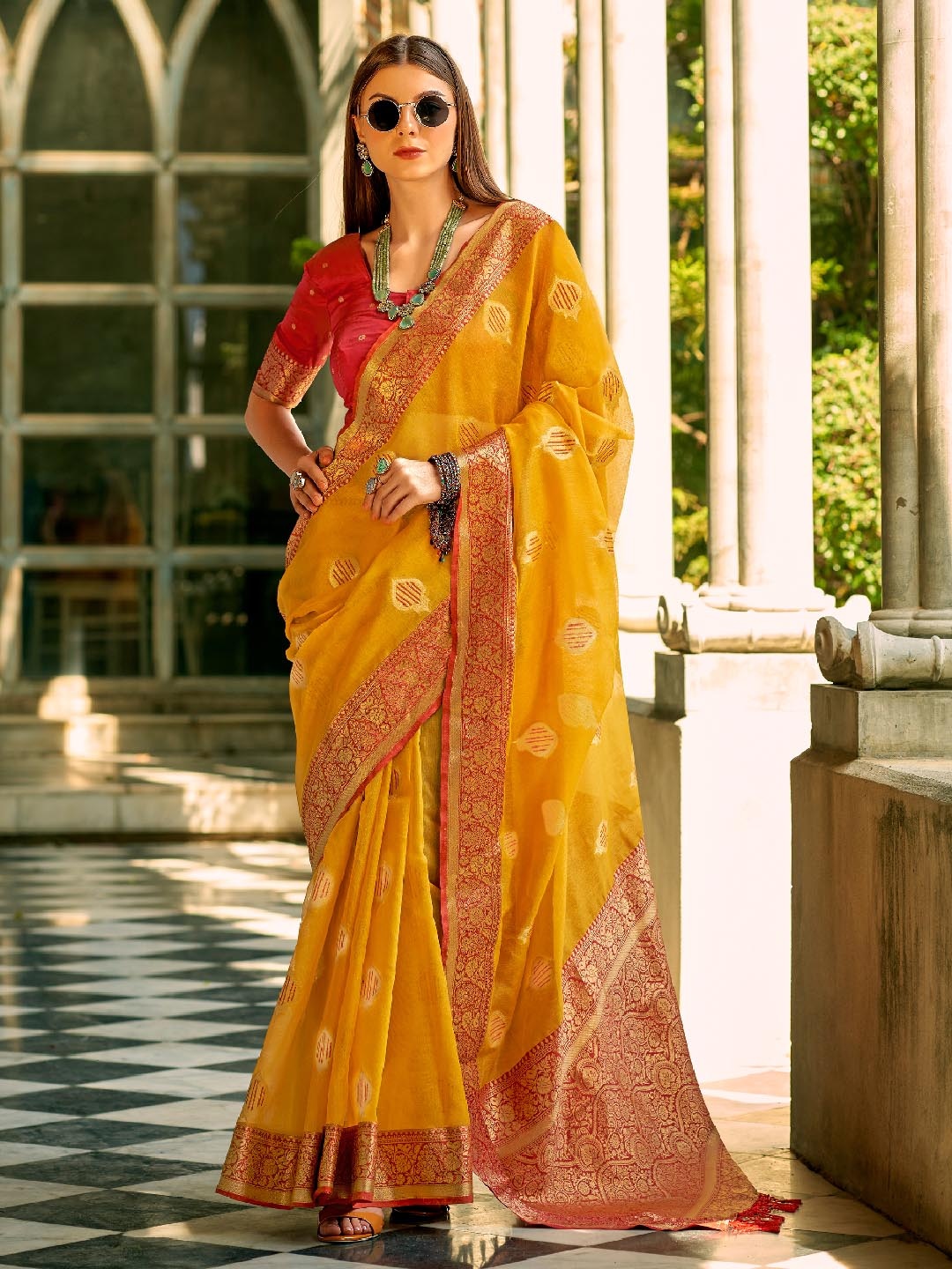 

Panzora Women Ethnic Motifs Zari Tissue Saree, Yellow