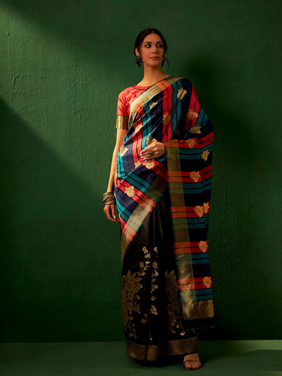 

DEVATITHI Black Banarasi Silk Saree
