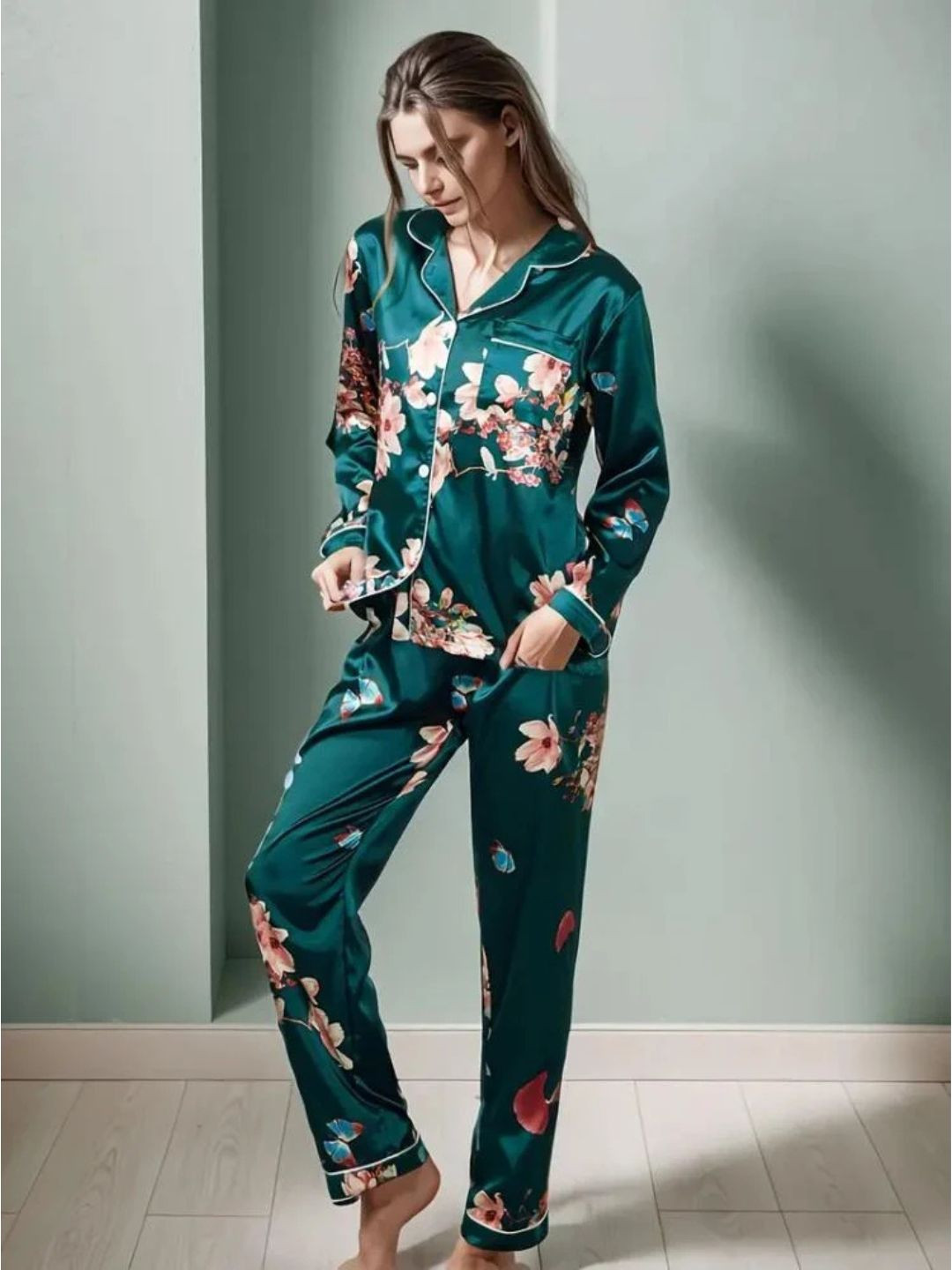 

NIJANAND TEXTILE Printed Shirt Collar Night suit, Green