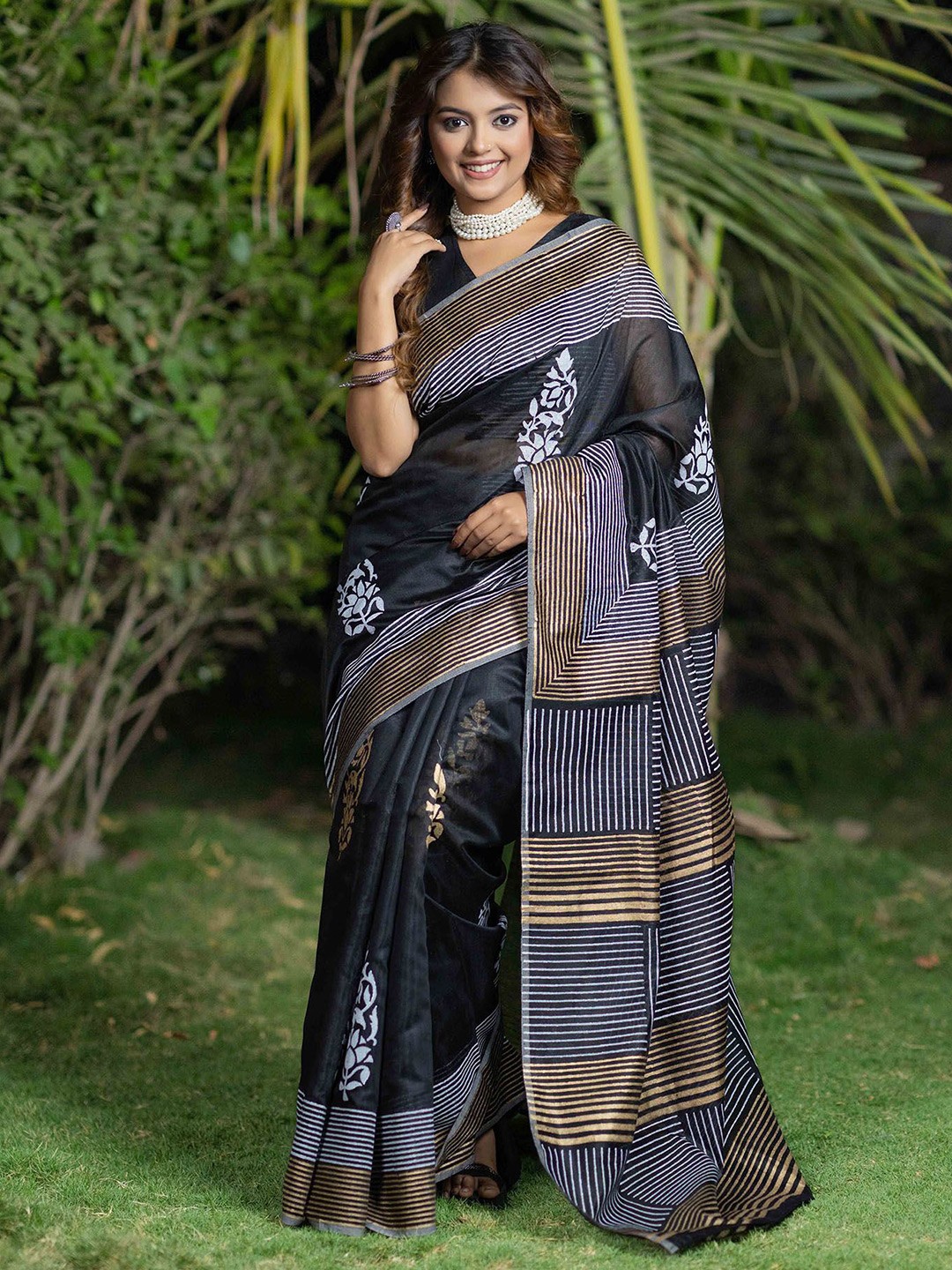 

Prasam Women Block Print Saree With Blouse Piece, Black