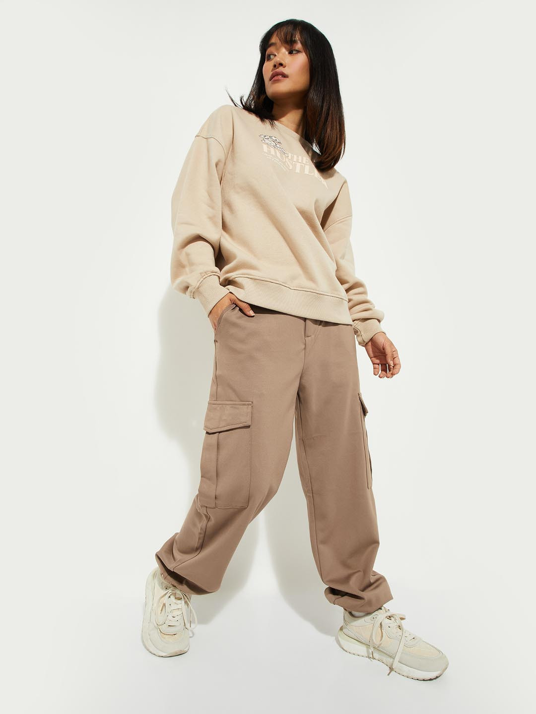 

max Women Mid-Rise Cargos Trousers, Brown