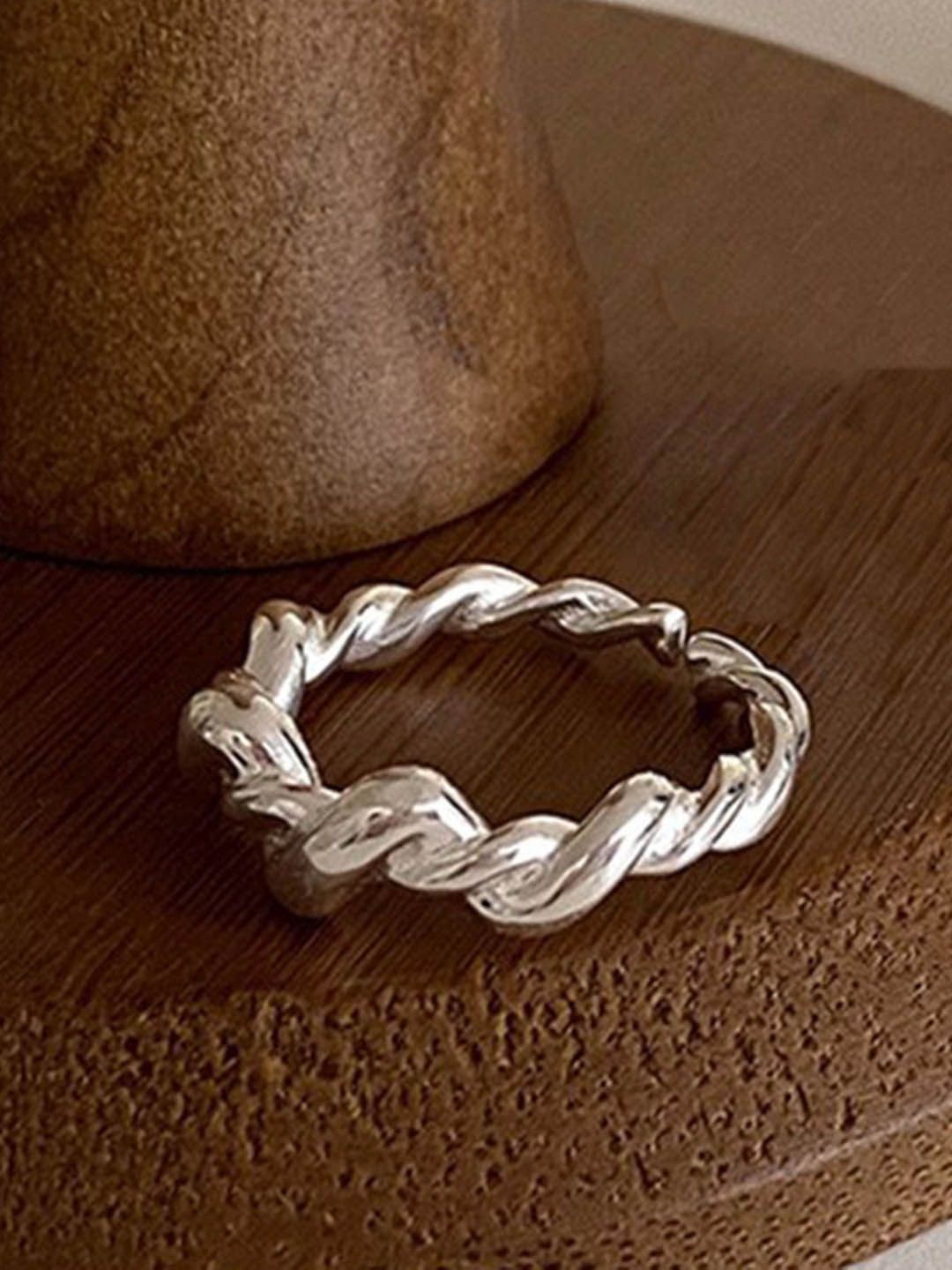 

StyleCast Intricate Textured Finger Ring, Silver