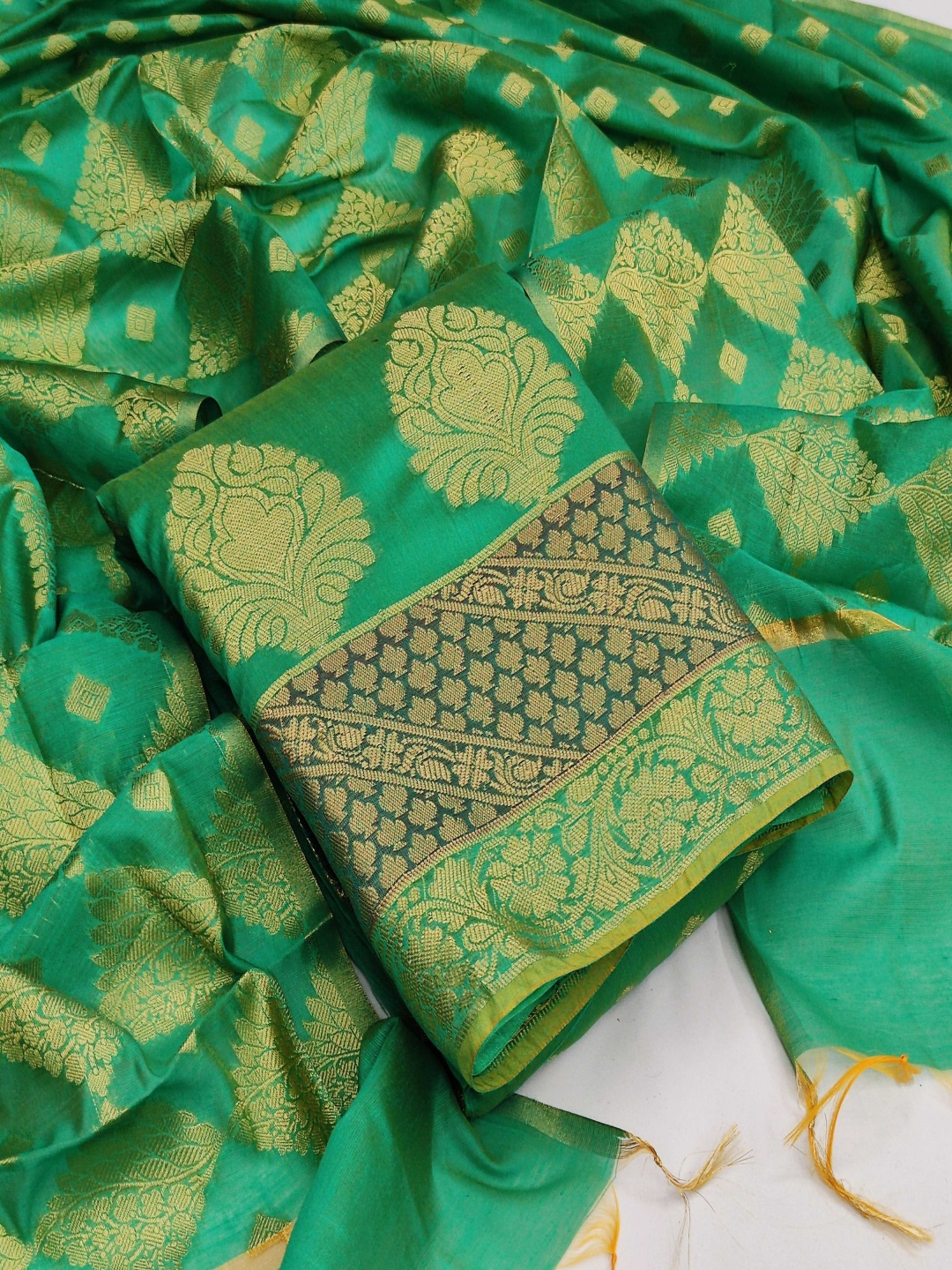 

HERE&NOW Embellished Unstitched Dress Material, Green