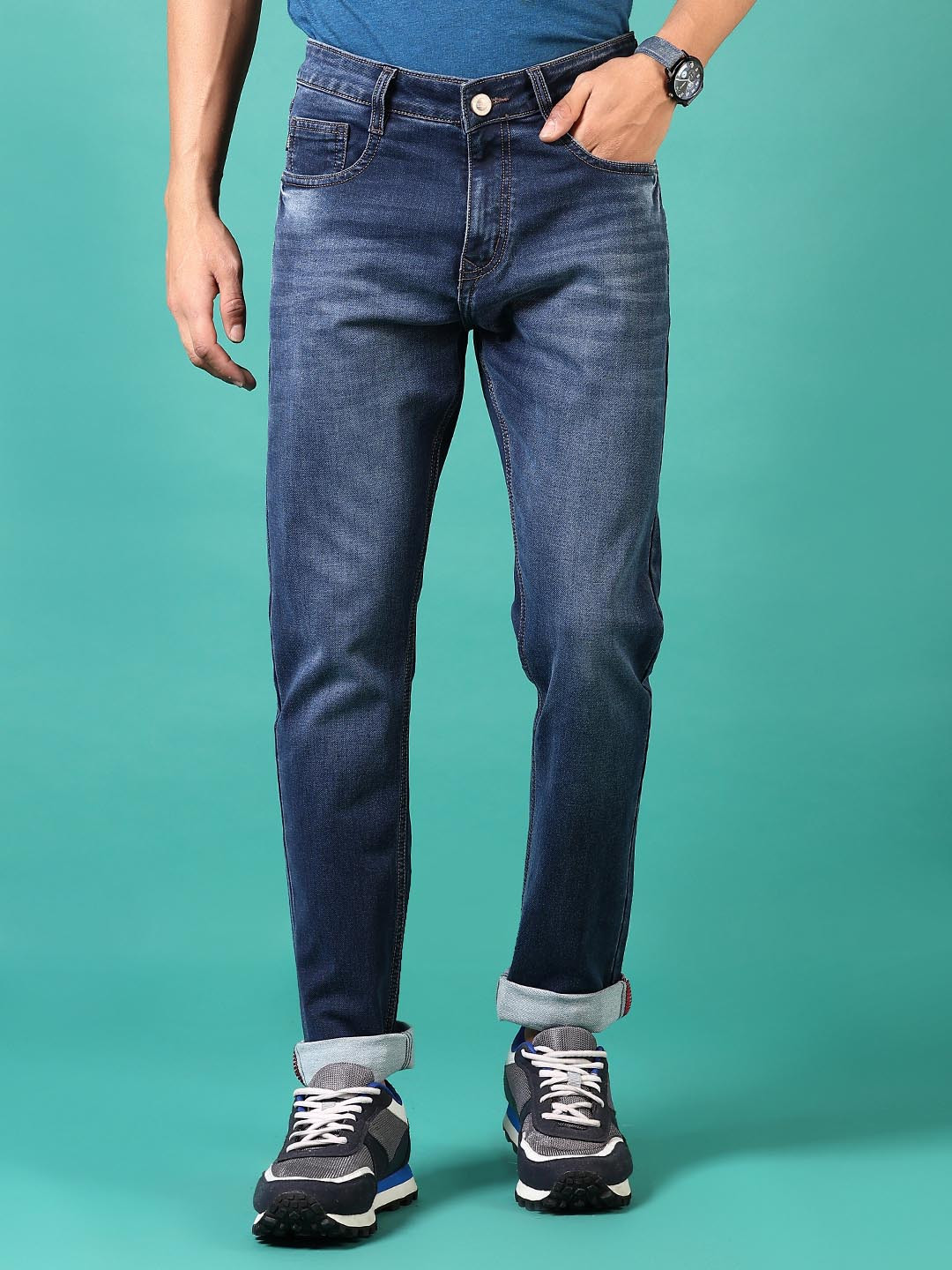

V-Mart Men Light Fade Mid-Rise Jeans, Blue